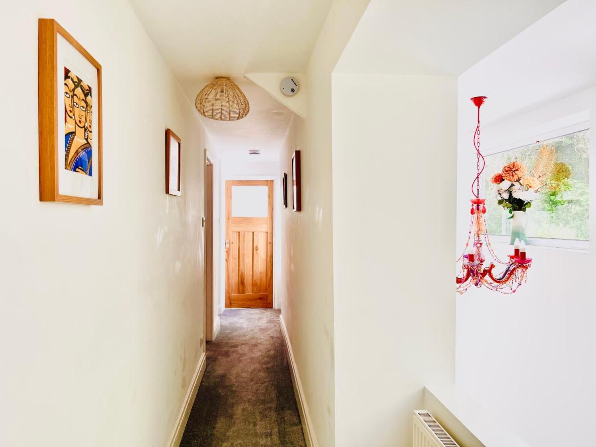 Gordy Hall -Sea Facing Welsh Cottage With Stunning Views Pendine Exteriör bild