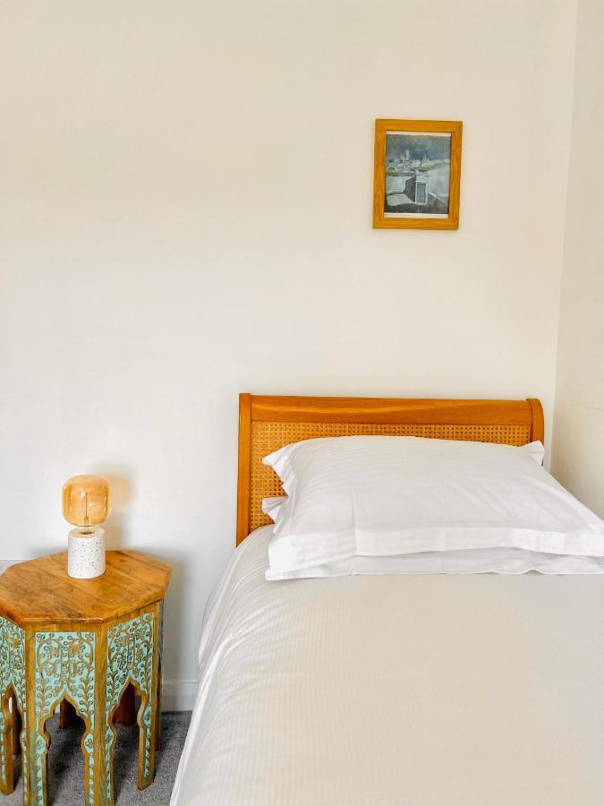 Gordy Hall -Sea Facing Welsh Cottage With Stunning Views Pendine Exteriör bild