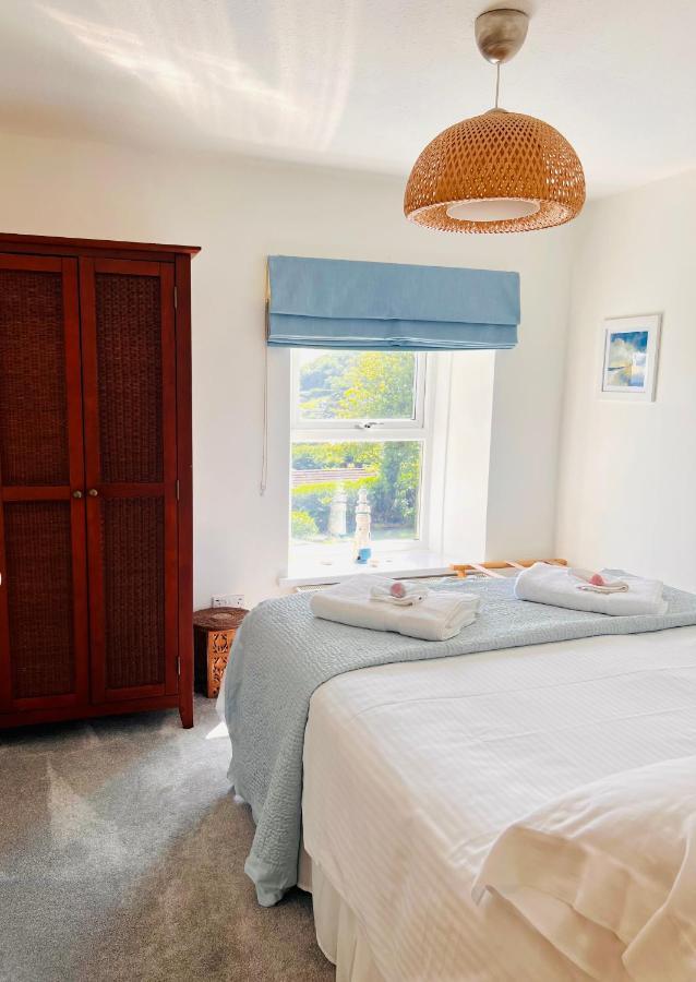 Gordy Hall -Sea Facing Welsh Cottage With Stunning Views Pendine Exteriör bild
