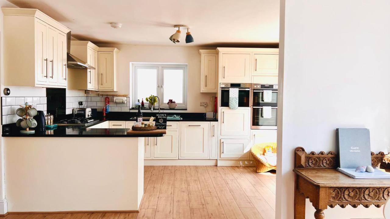 Gordy Hall -Sea Facing Welsh Cottage With Stunning Views Pendine Exteriör bild