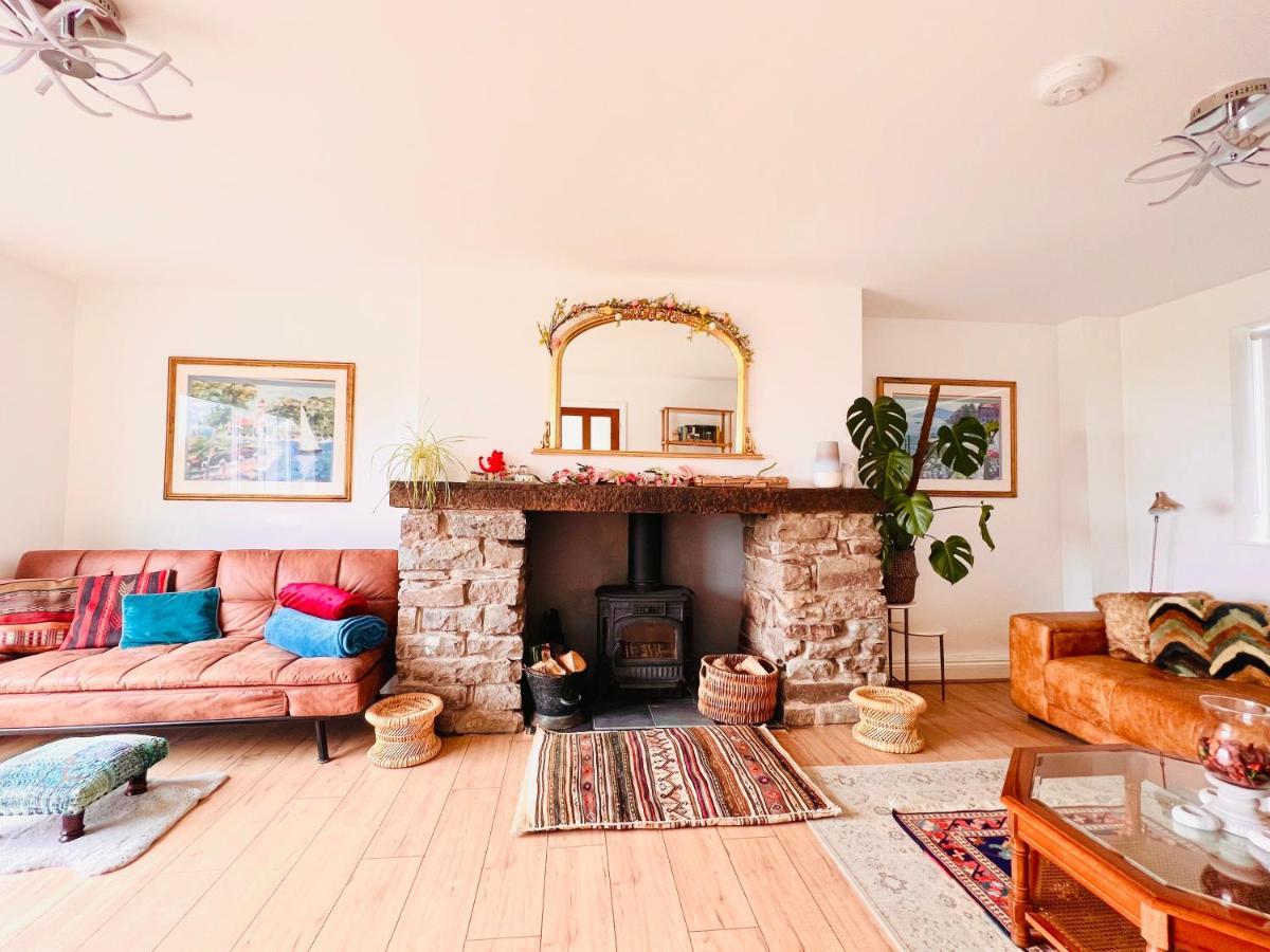 Gordy Hall -Sea Facing Welsh Cottage With Stunning Views Pendine Exteriör bild