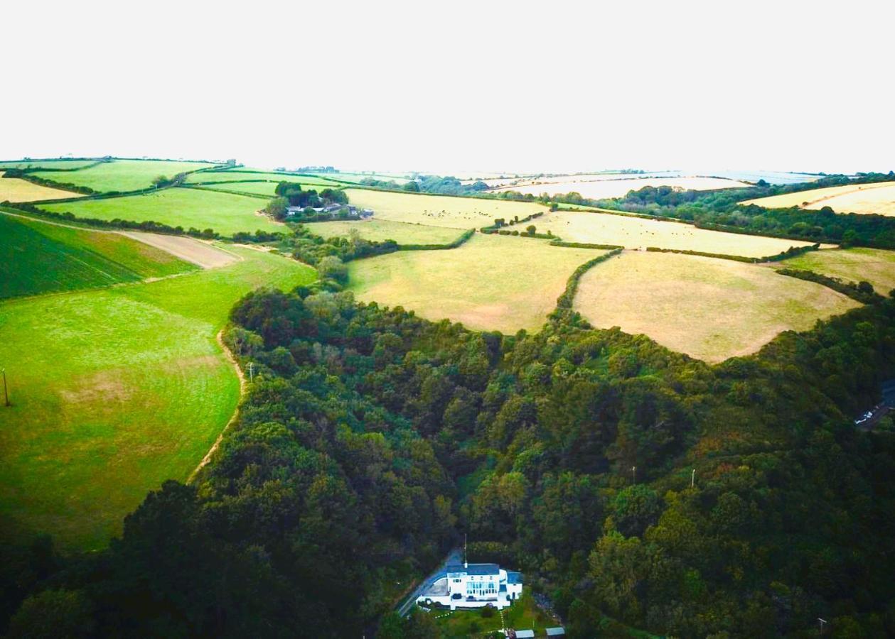 Gordy Hall -Sea Facing Welsh Cottage With Stunning Views Pendine Exteriör bild